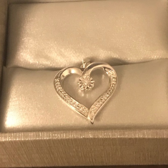 Necklace - Picture 3 of 3